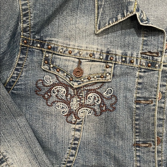 CREST Stylish Blue Denim Jacket with Embellishments SZ 2X - Picture 2 of 5